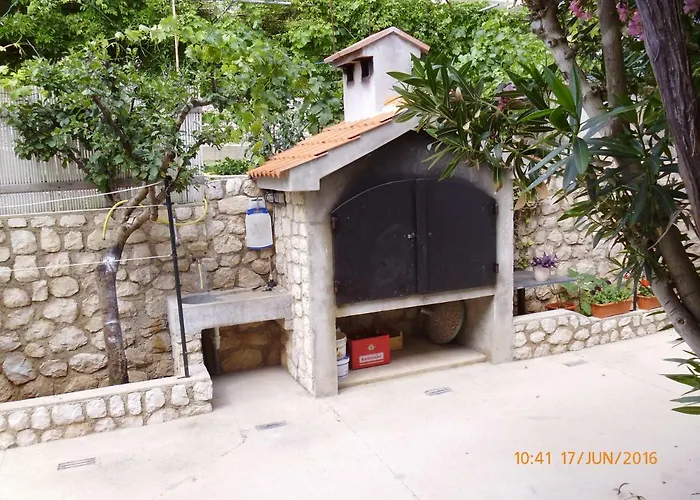 Lidija باغ