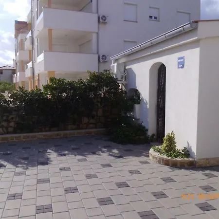 Lidija Apartament Pag Town
