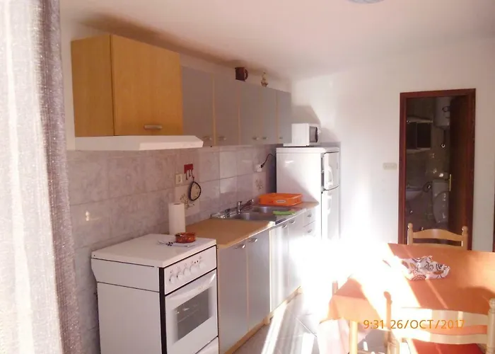 Lidija Apartament Pag Town