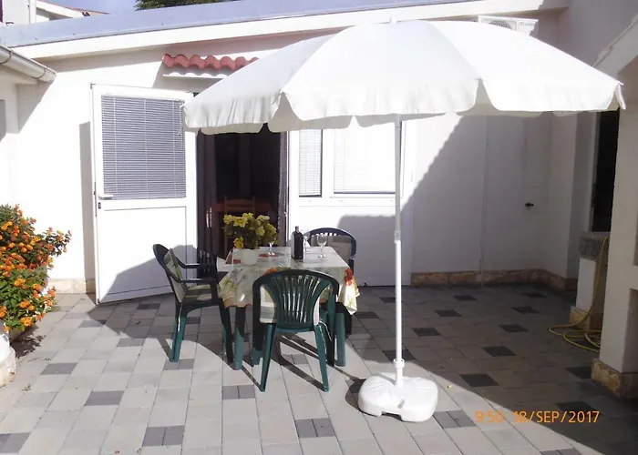 Lidija Апартаменты Паг