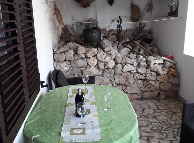 Lidija Apartament Pag Town