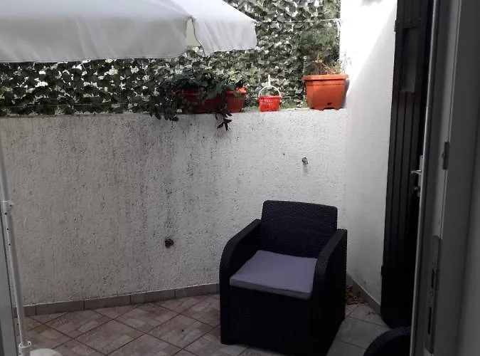 Lidija Апартаменты Паг