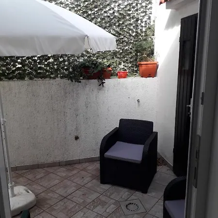 Lidija Apartman Pag Town